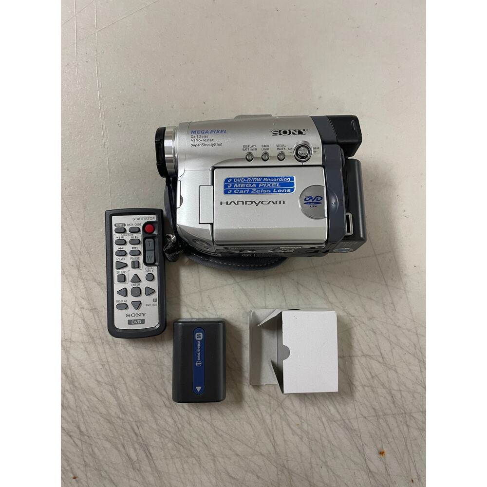 Sony Handycam Digital Video Camera DCR-DVD201 W/ Battery Remote No Power Cord - Picture 8 of 8
